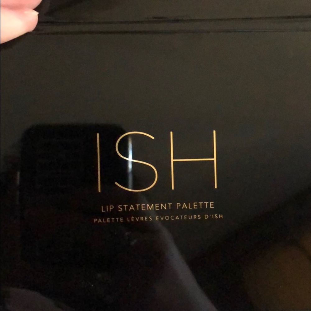 Ish lip palette